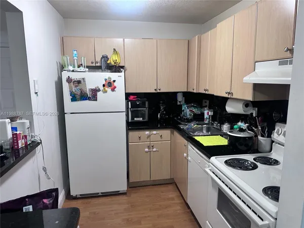 $1,750 | 7220 Northwest 179th Street, Unit 206, Hialeah, FL 33015