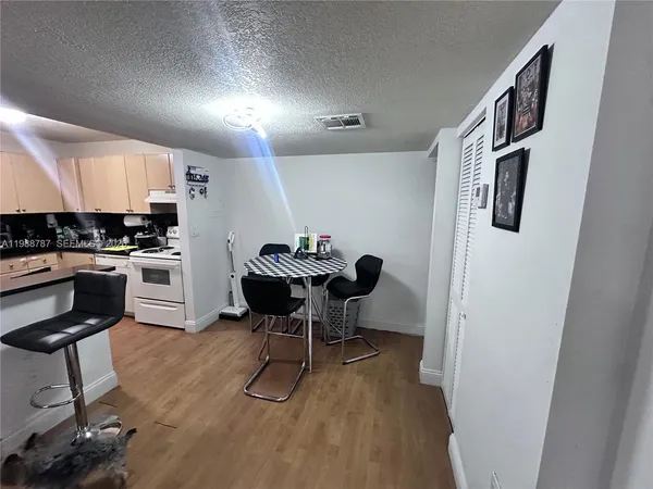 $1,750 | 7220 Northwest 179th Street, Unit 206, Hialeah, FL 33015