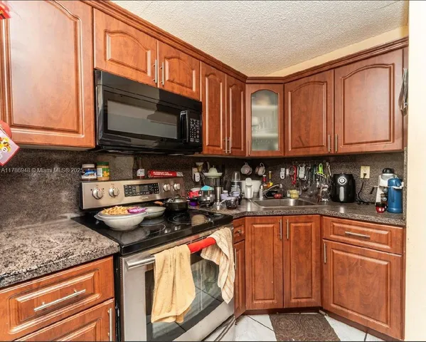 $289,900 | 8635 Northwest 8th Street, Unit 101, Miami, FL 33126