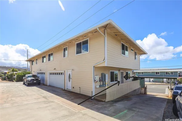$2,100 | 99-036 Moanalua Road, Unit A1, Aiea, HI 96701