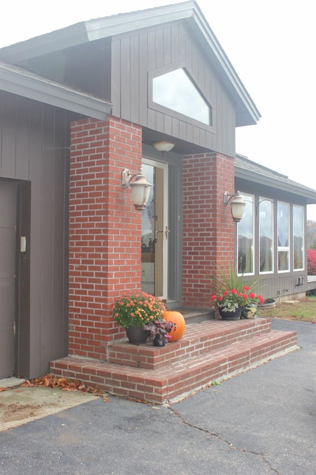 190 Fairground Heights Springfield, VT 05156 - Photo 4 of 28 Gallery Image 4