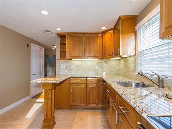 109 Parkview Road Waltham, MA 02452 - Photo 6 of 27 Gallery Image 6