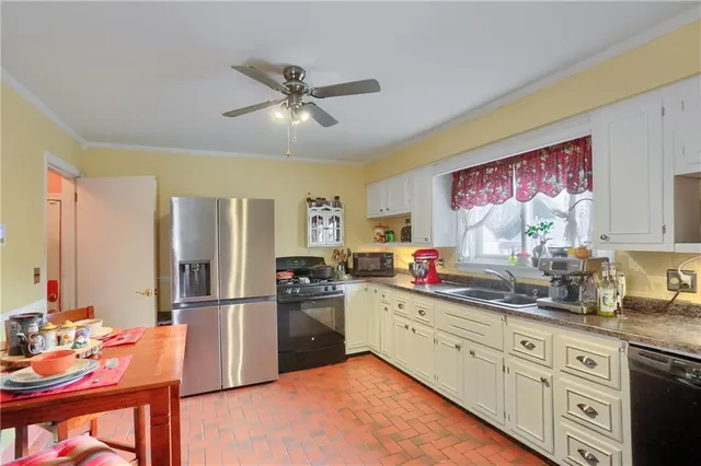 $165,000 | 904 Sunset Boulevard, Ellwood City, PA 16117