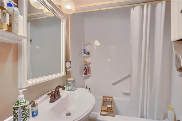 $165,000 | 904 Sunset Boulevard, Ellwood City, PA 16117