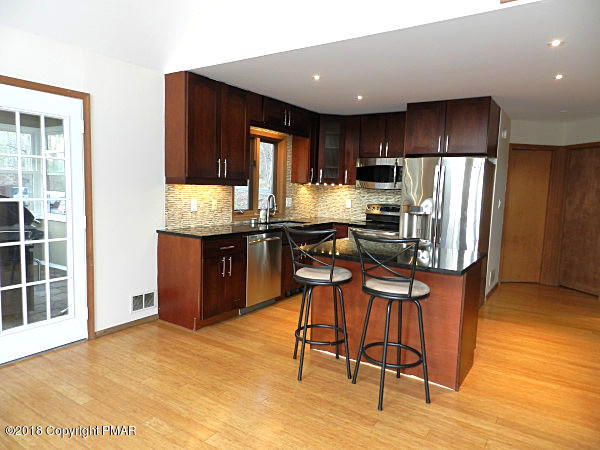 171 Salisbury Road Bushkill, PA 18324 - Photo 19 of 31 Kitchen v4