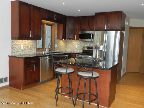 171 Salisbury Road Bushkill, PA 18324 - Photo 4 of 31 Kitchen
