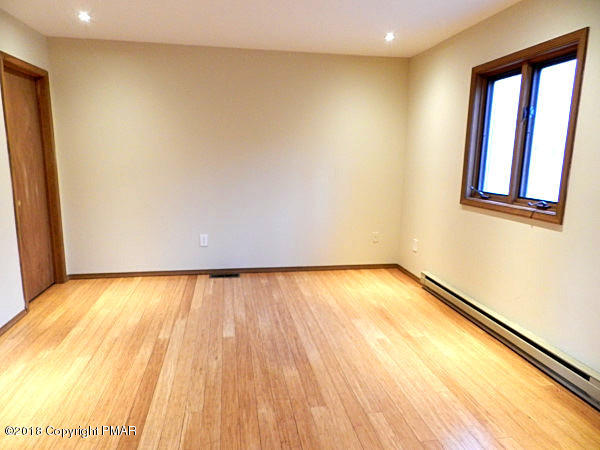 171 Salisbury Road Bushkill, PA 18324 - Photo 5 of 31 Master Bedroom
