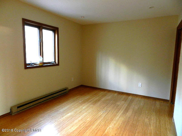 171 Salisbury Road Bushkill, PA 18324 - Photo 6 of 31 Becdroom 2