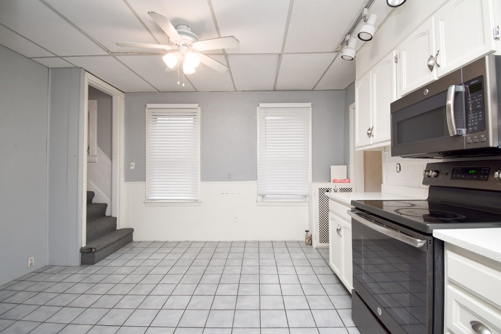 23 Castle Street Springfield, MA 01118 - Photo 13 of 31