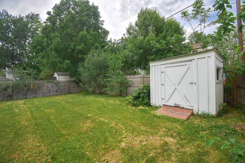 23 Castle Street Springfield, MA 01118 - Photo 29 of 31