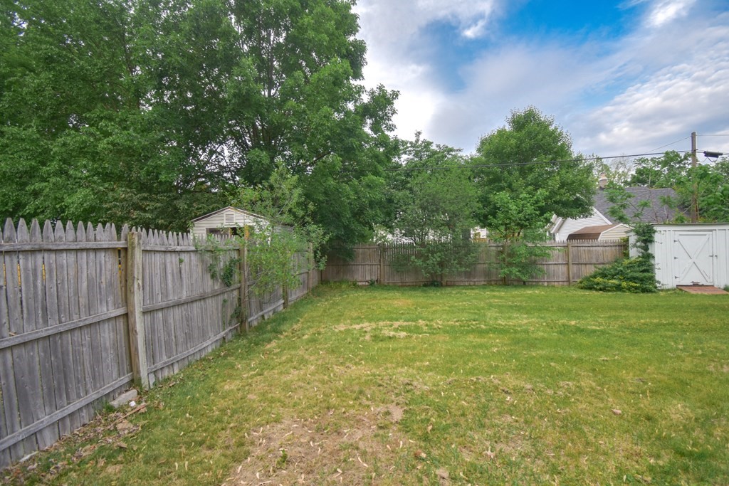 23 Castle Street Springfield, MA 01118 - Photo 30 of 31