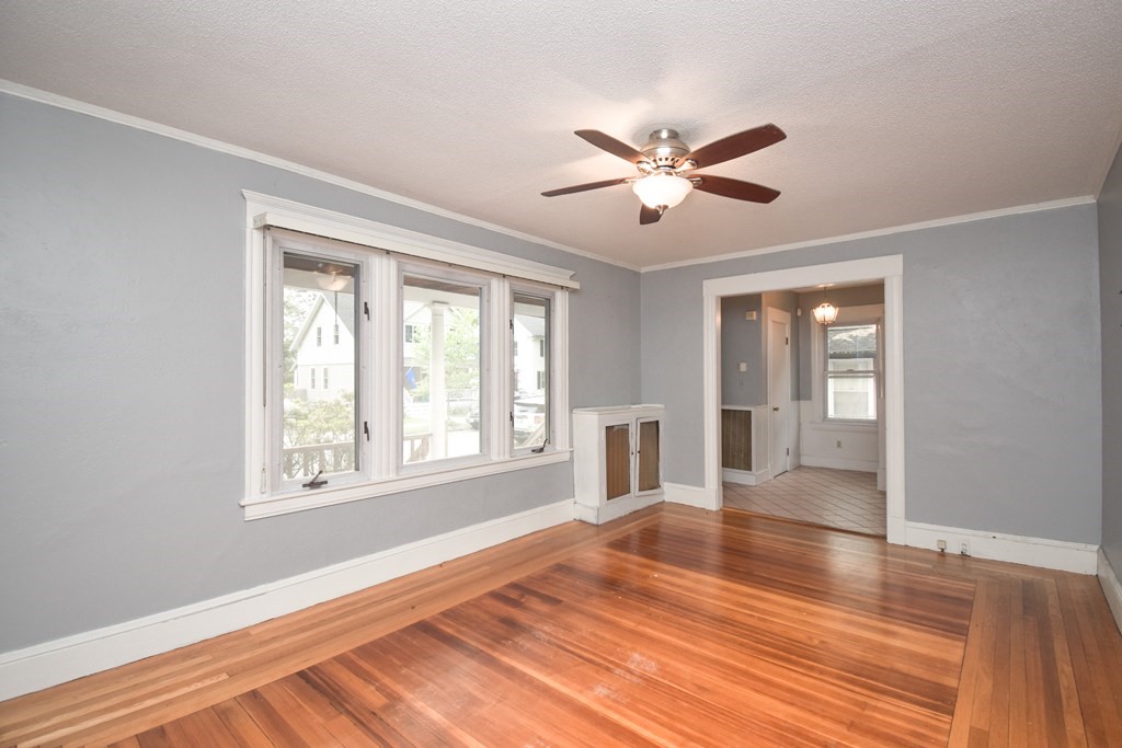 23 Castle Street Springfield, MA 01118 - Photo 6 of 31