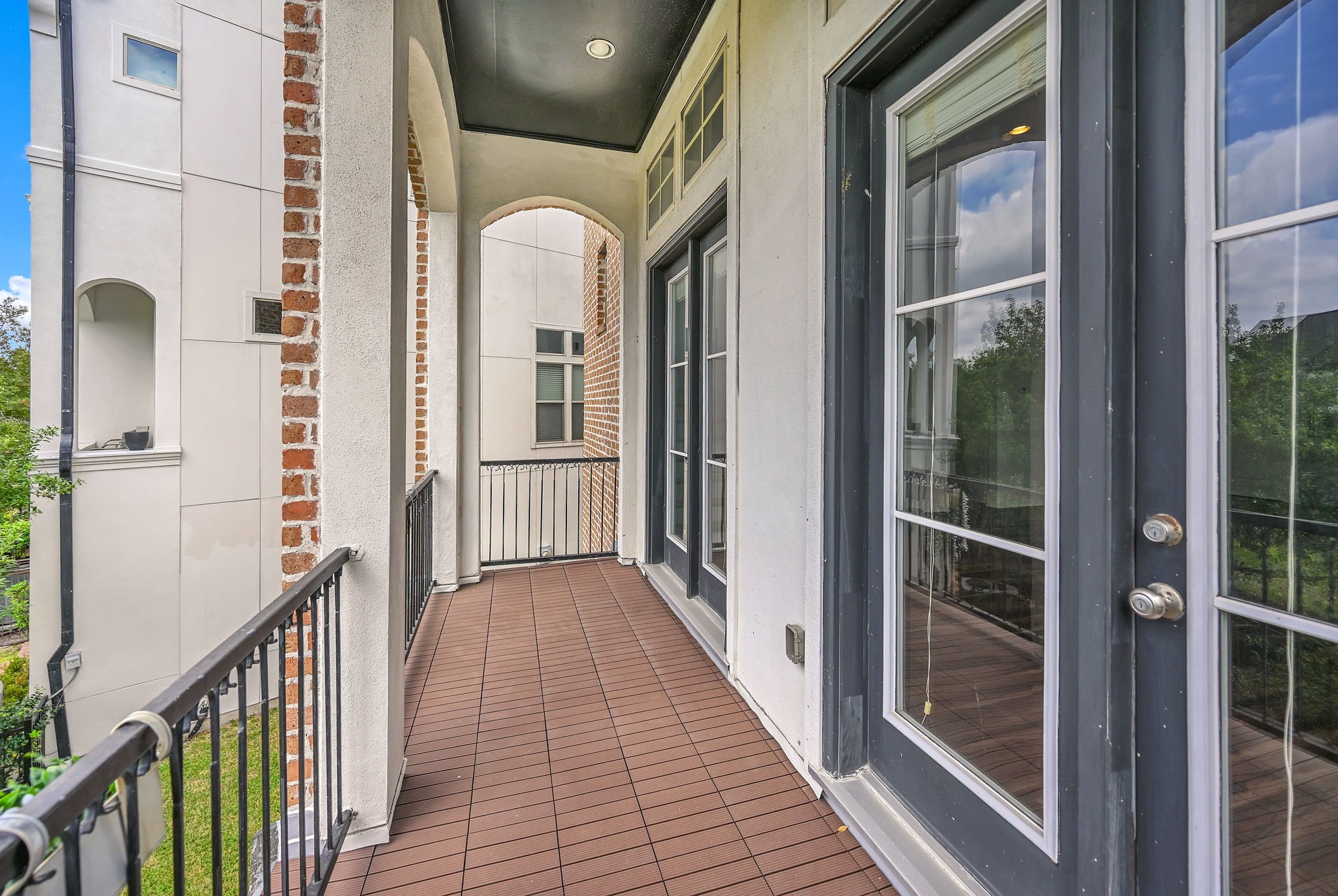 9644 Knight Road Houston, TX 77045 - Photo 12 of 28 a view of a balcony from door