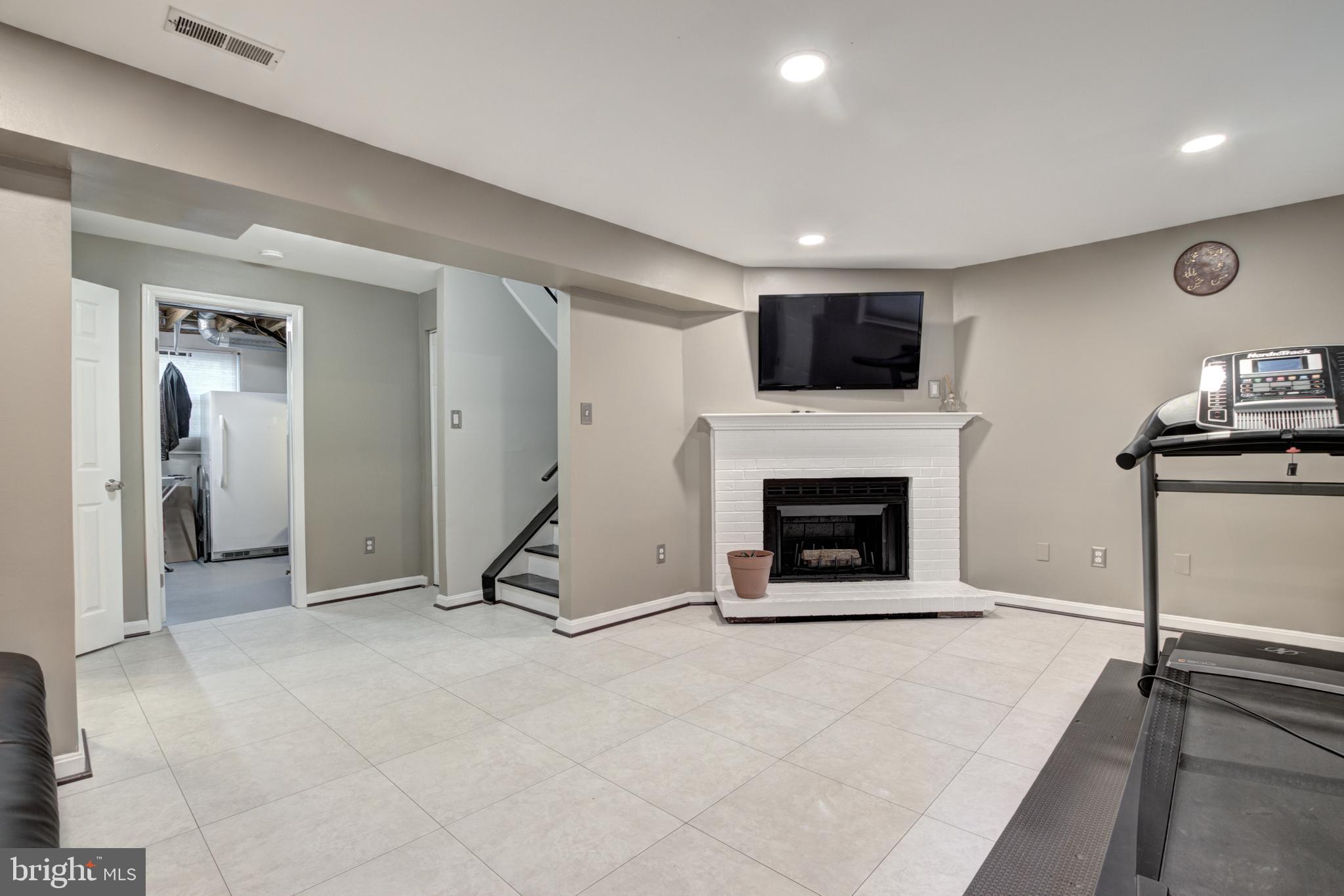 7567 Aspenpark Road Lorton, VA 22079 - Photo 25 of 32 Gallery Image 25