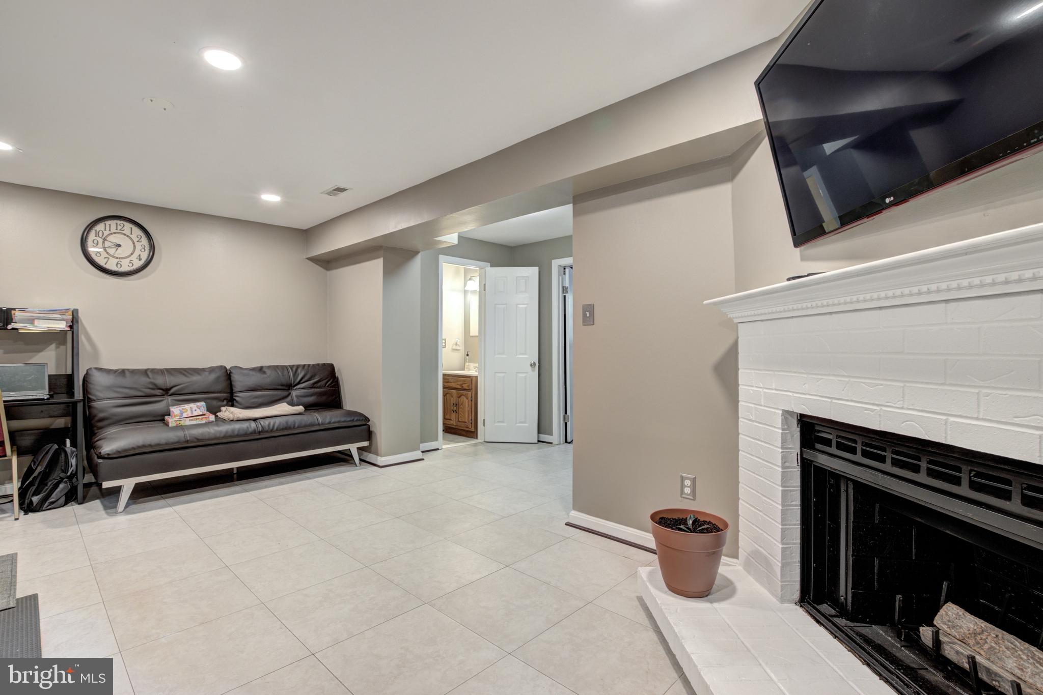 7567 Aspenpark Road Lorton, VA 22079 - Photo 26 of 32 Gallery Image 26