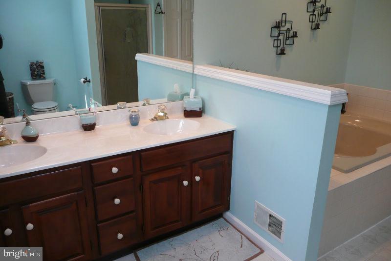 109 Chelsea Loop Lancaster, PA 17602 - Photo 15 of 42 Gallery Image 15