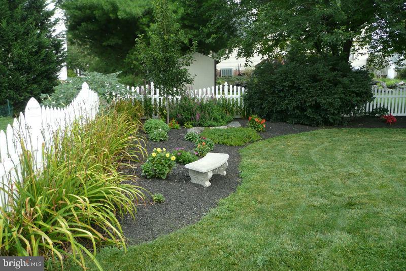 109 Chelsea Loop Lancaster, PA 17602 - Photo 3 of 42 Gallery Image 3