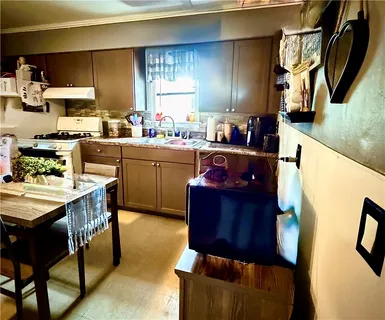 $425,000 | 89 Adelaide Avenue, Warwick, RI 02886