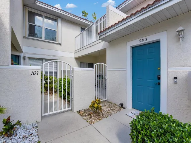 $5,400 | 5045 Cedar Springs Drive, Unit 204, Naples, FL 34110