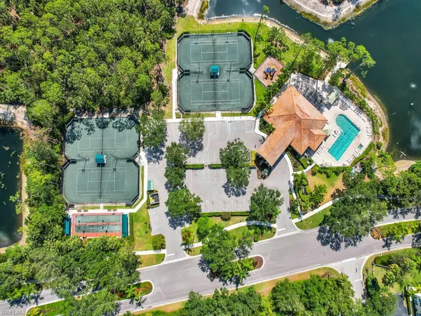 $5,400 | 5045 Cedar Springs Drive, Unit 204, Naples, FL 34110