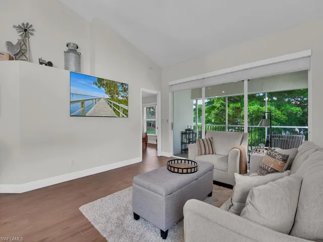 $5,400 | 5045 Cedar Springs Drive, Unit 204, Naples, FL 34110