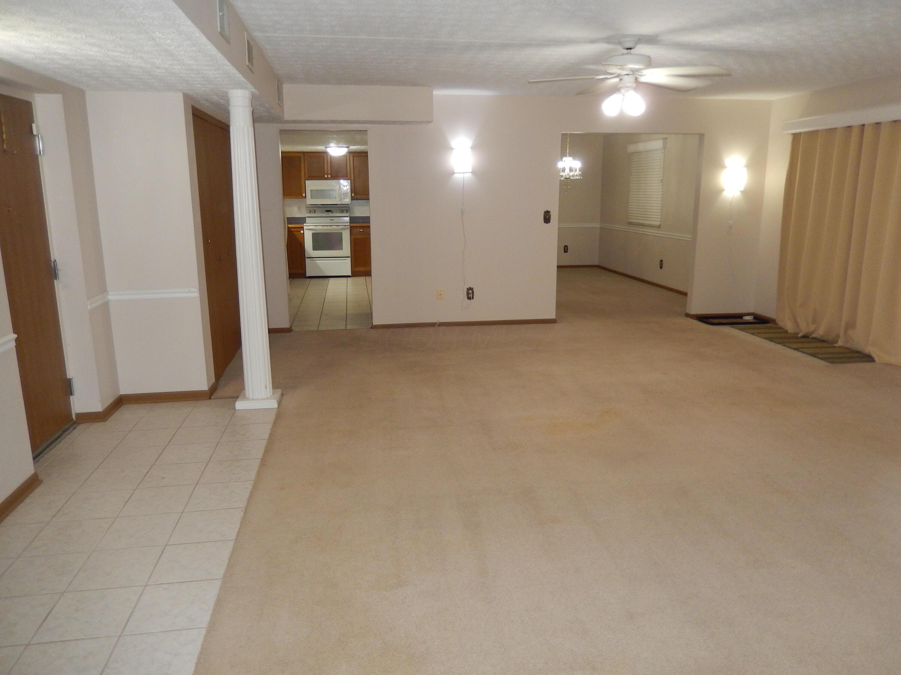 3939 Karl Road, Unit 103 Columbus, OH 43224 - Photo 6 of 50 Living Room