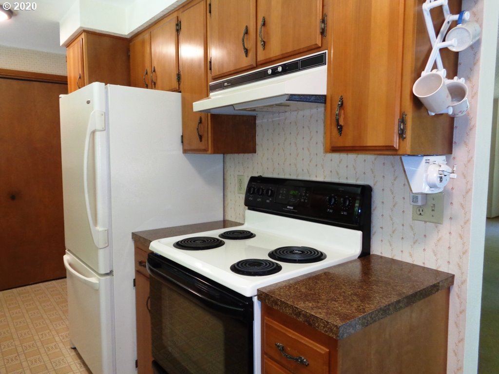 93855 Johnell Road North Bend, OR 97459 - Photo 11 of 32 Gallery Image 11