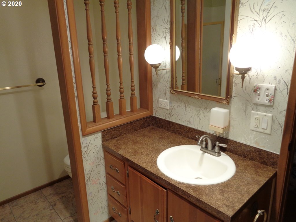 93855 Johnell Road North Bend, OR 97459 - Photo 17 of 32 Gallery Image 17