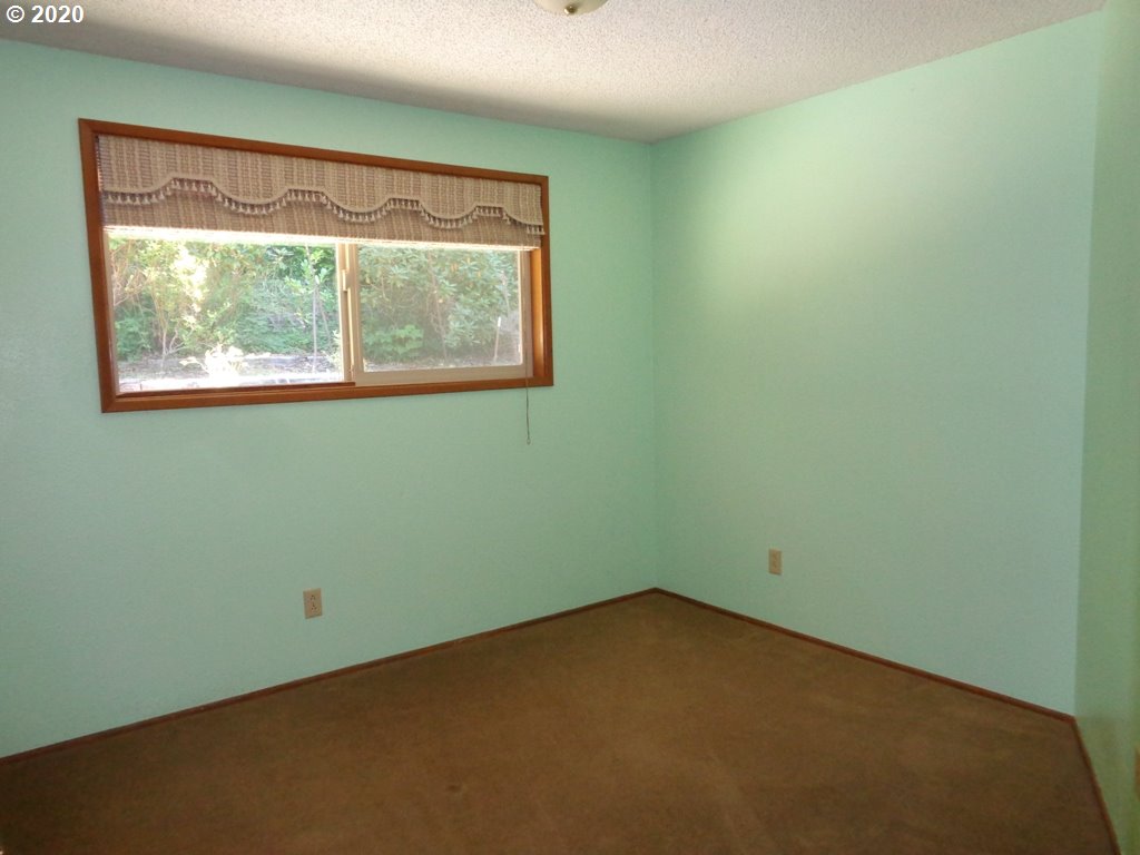 93855 Johnell Road North Bend, OR 97459 - Photo 18 of 32 Gallery Image 18