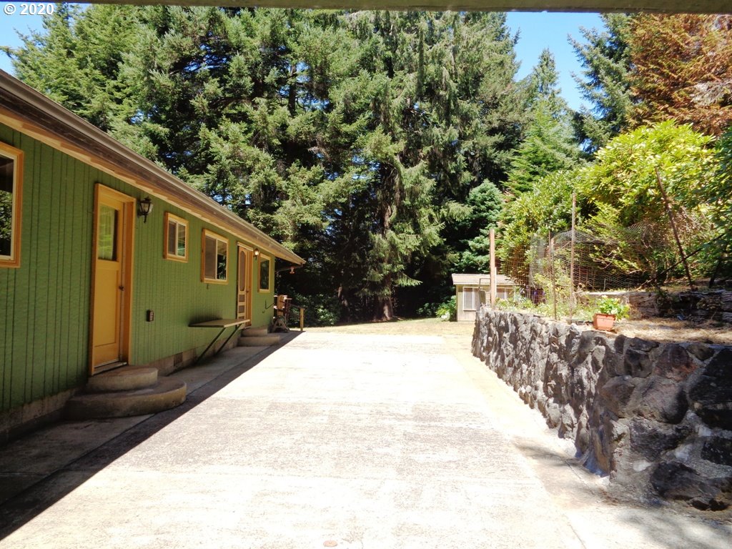 93855 Johnell Road North Bend, OR 97459 - Photo 23 of 32 Gallery Image 23