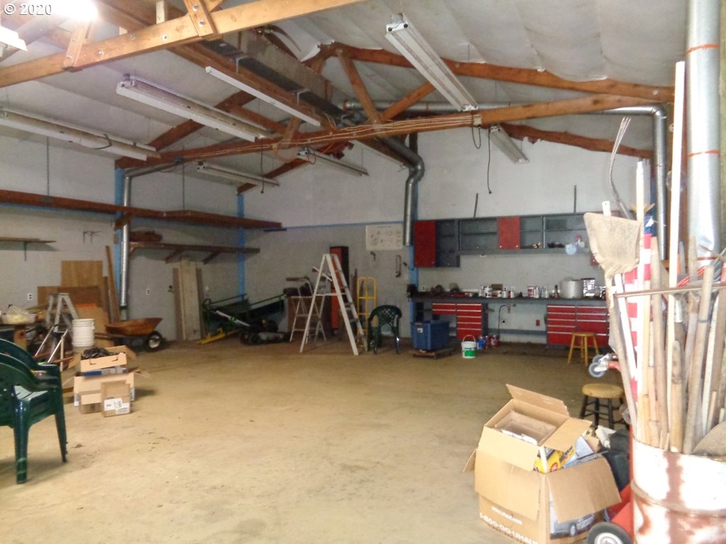 93855 Johnell Road North Bend, OR 97459 - Photo 26 of 32 Gallery Image 26