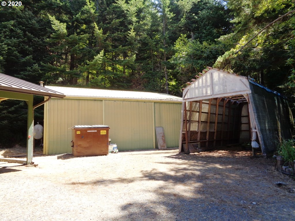 93855 Johnell Road North Bend, OR 97459 - Photo 5 of 32 Gallery Image 5