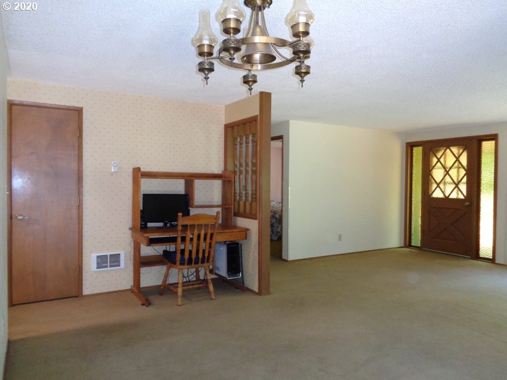 93855 Johnell Road North Bend, OR 97459 - Photo 7 of 32 Gallery Image 7