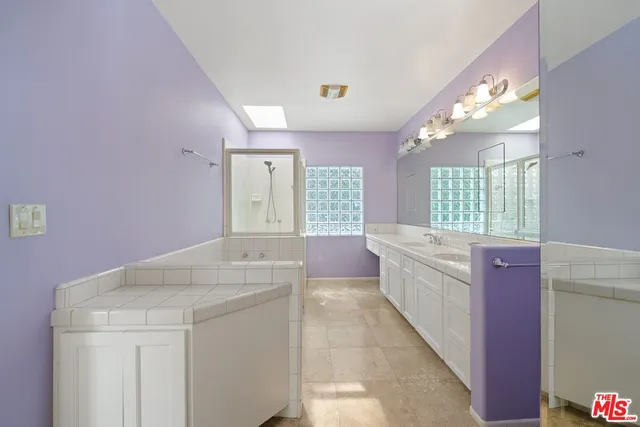 $25,000 | 15656 Crownridge Place, Sherman Oaks, CA 91403