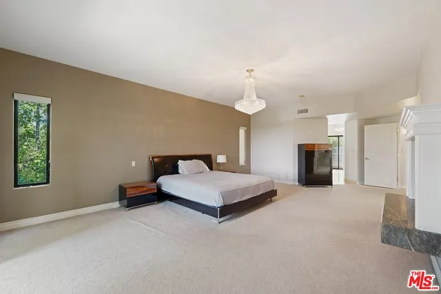 $25,000 | 15656 Crownridge Place, Sherman Oaks, CA 91403