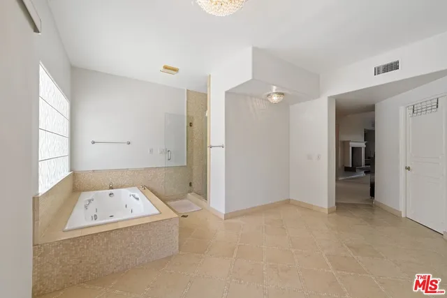 $25,000 | 15656 Crownridge Place, Sherman Oaks, CA 91403