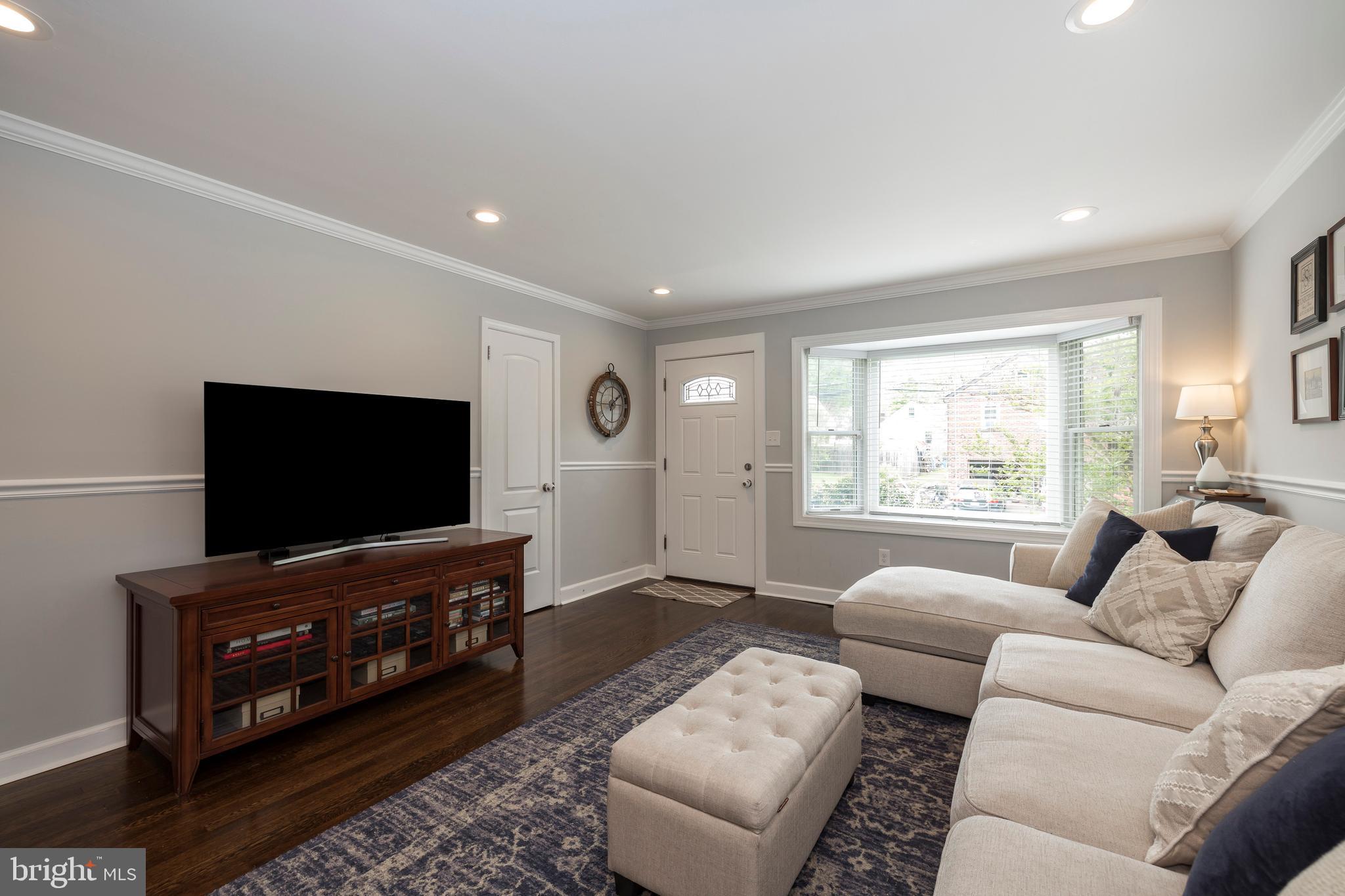 847 Maple Avenue Glenside, PA 19038 - Photo 4 of 20