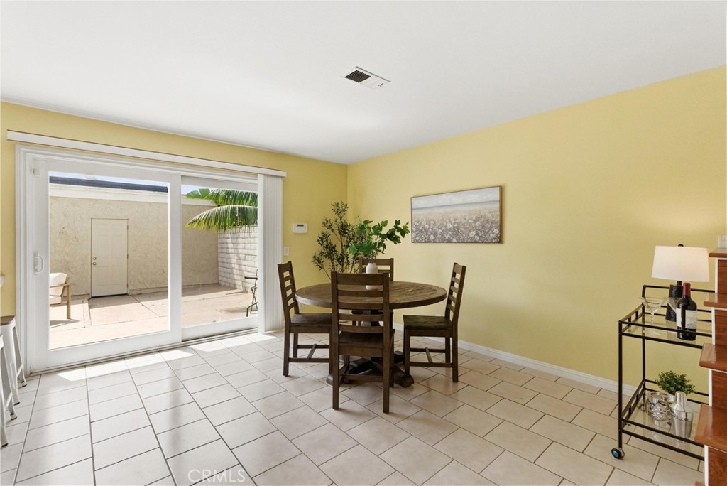 5021 Vauxhall Road Westminster, CA 92683 - Photo 6 of 38 Dining Room/Dining Area