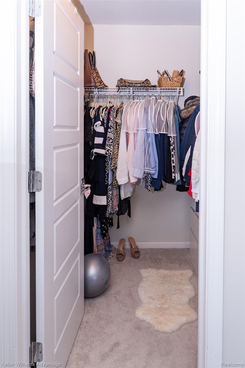 2988 Hartwick Drive Rochester, MI 48307 - Photo 22 of 45 Walk in closet