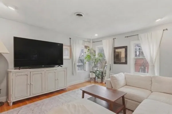 $3,000 | 36 Washington Street, Unit 3A, Boston, MA 02129