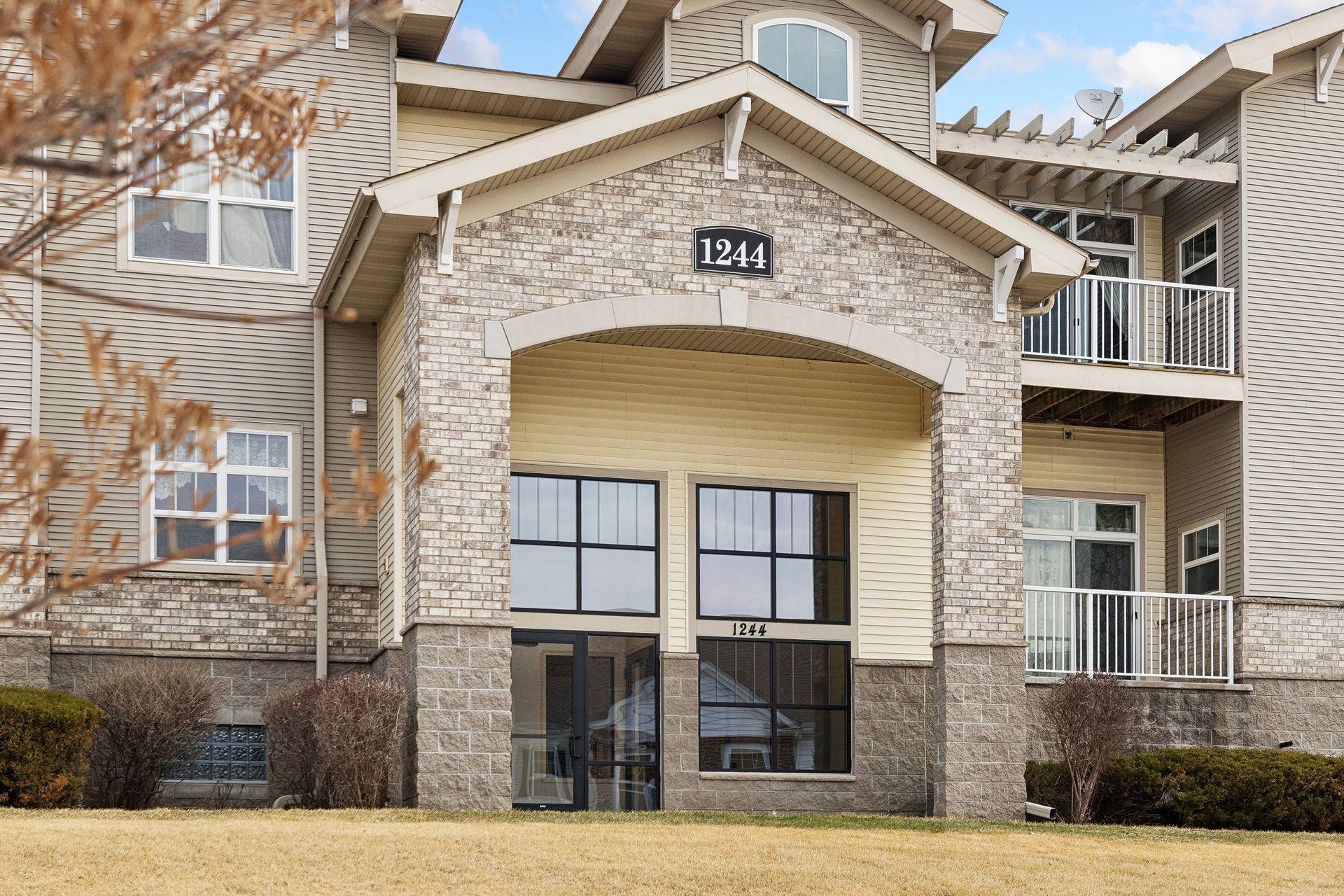 1244 County Rd D East, Unit 106 Maplewood, MN 55109 - Photo 2 of 38