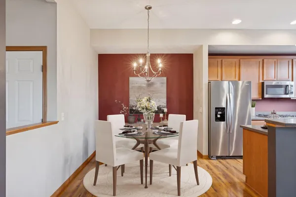 $274,900 | 1244 County Rd D East, Unit 106, St. Paul, MN 55109