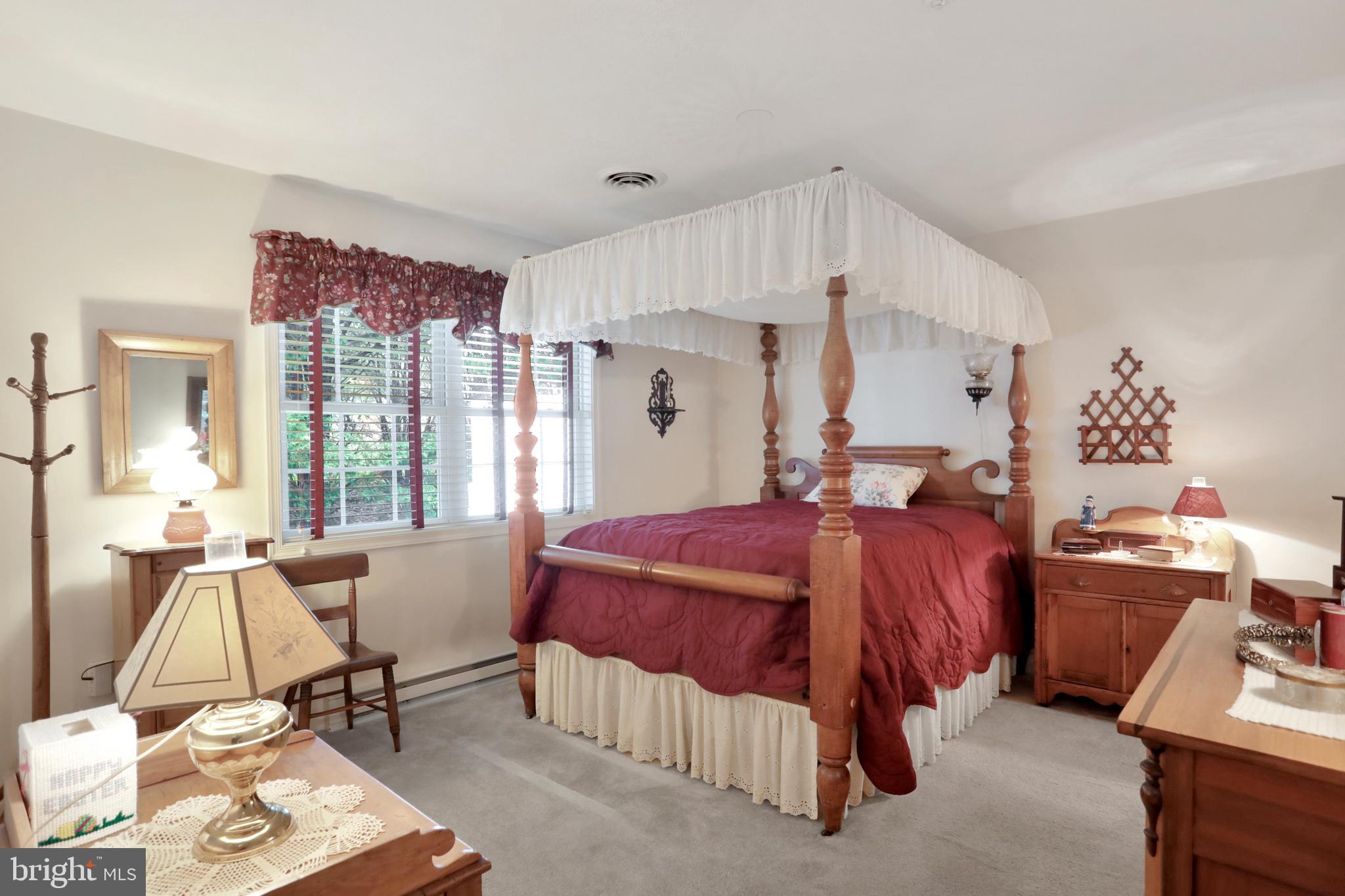 18027 Pin Oak Road Hagerstown, MD 21740 - Photo 10 of 25 Gallery Image 10