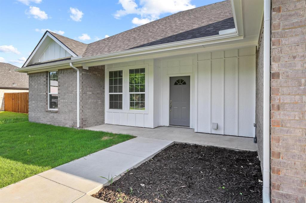 903 West Cardinal Street Ector, TX 75439 - Photo 3 of 35