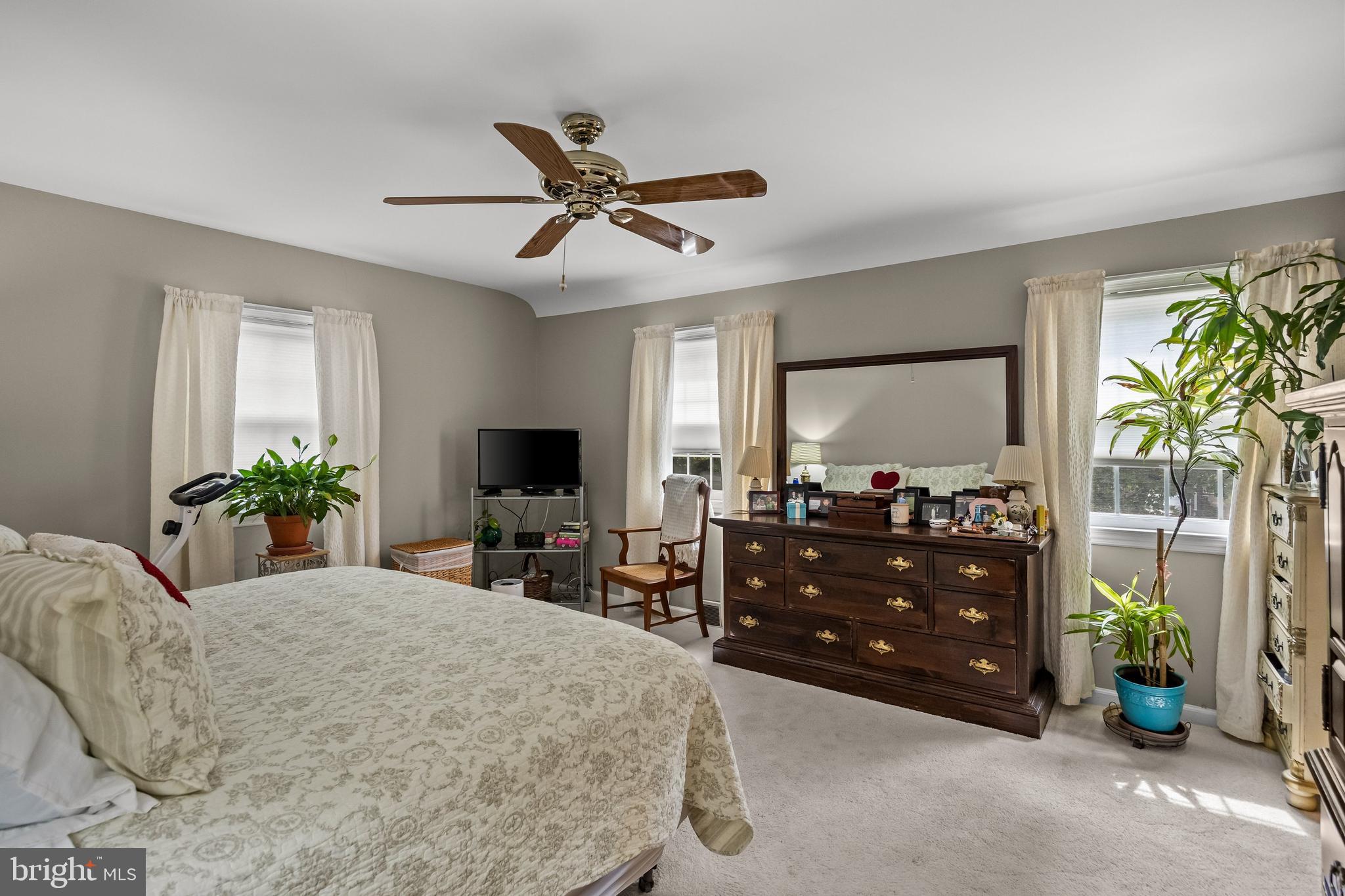 129 Merion Road Cherry Hill, NJ 08002 - Photo 19 of 39 Primary Bedroom