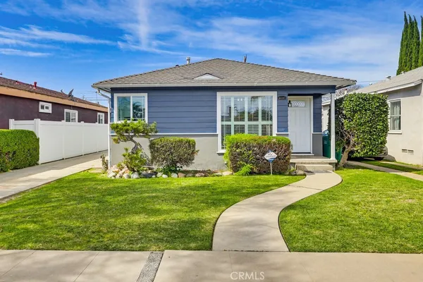 $1,029,999 | 3133 Cedar Avenue, Long Beach, CA 90806