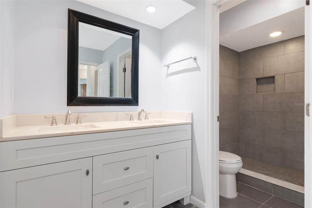 2284 Oak Neck Road, Unit F Clearwater, FL 33763 - Photo 22 of 53 Gallery Image 22