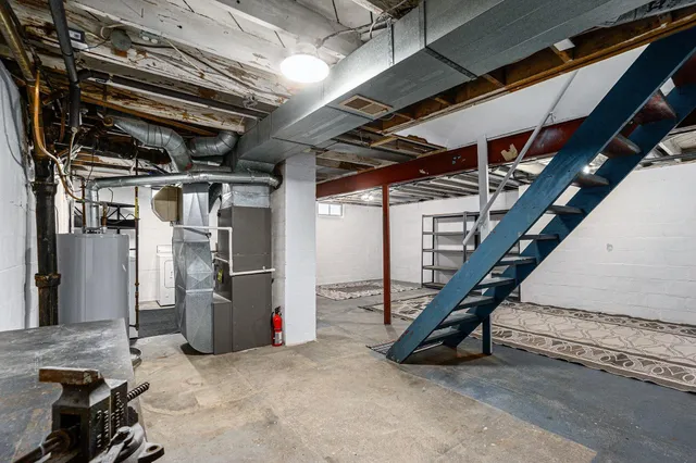 $232,000 | 328 Buchanan Avenue, Kalamazoo, MI 49001