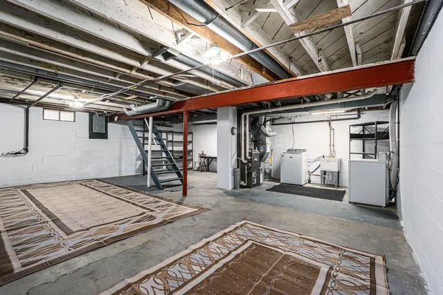 $232,000 | 328 Buchanan Avenue, Kalamazoo, MI 49001