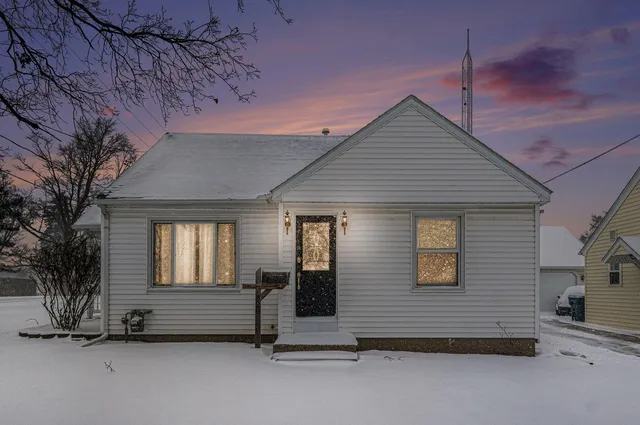 $232,000 | 328 Buchanan Avenue, Kalamazoo, MI 49001